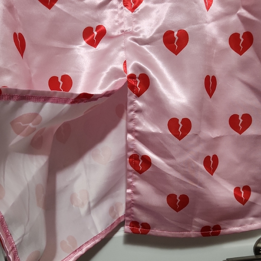 Pink Heart Patterned Satin Top - Picture 5 of 9